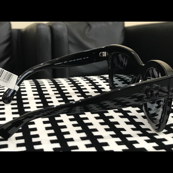 🚫SOLD🚫 NIB Authentic CHANEL Sunglasses - Picture 3 of 8